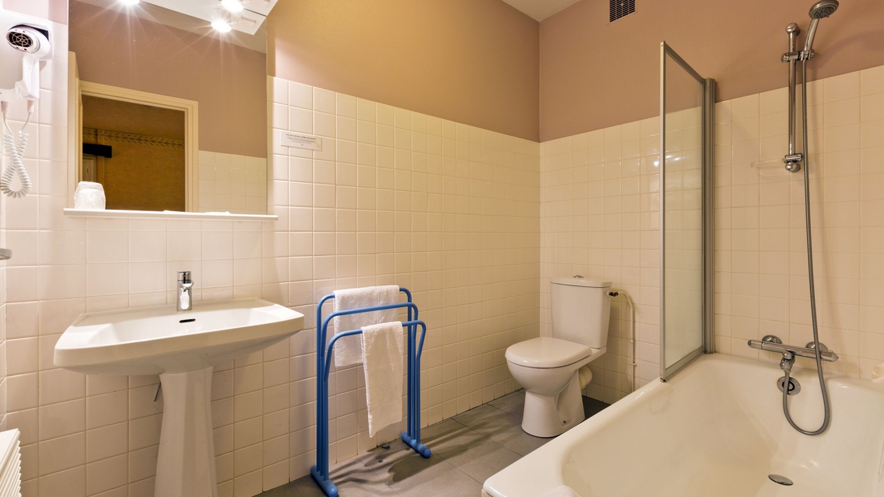 Photo of Bathroom in Miremont