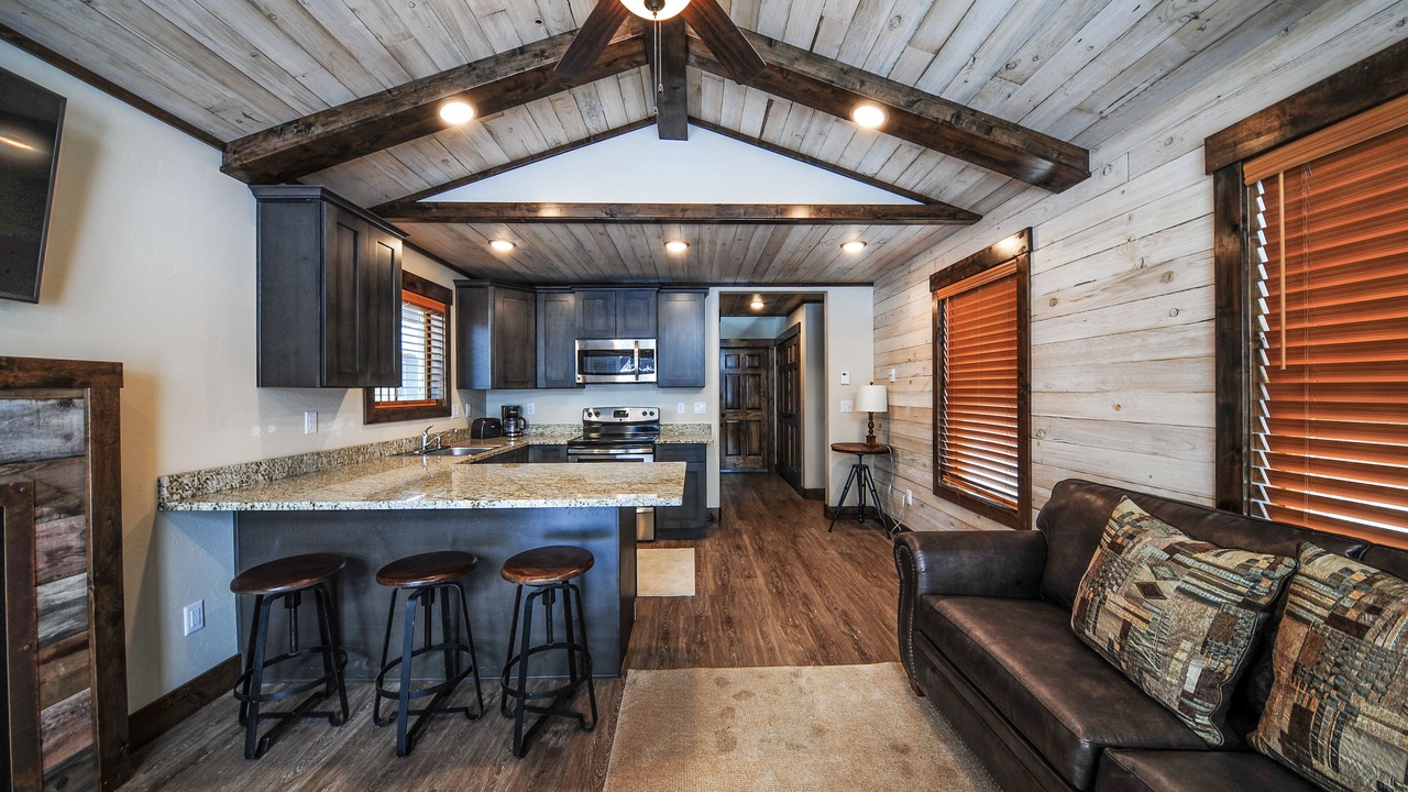 Photo of Others in Victor