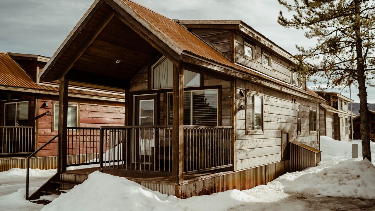 Photo of Others in Victor