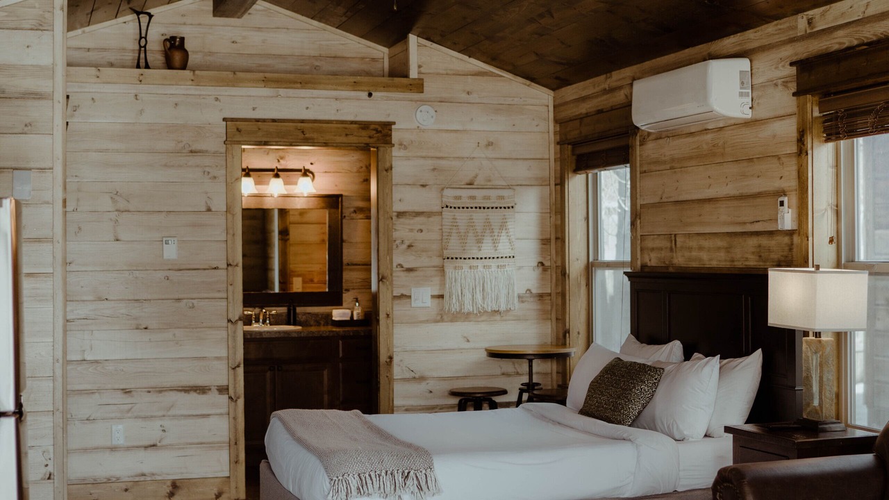 Photo of Others in Victor