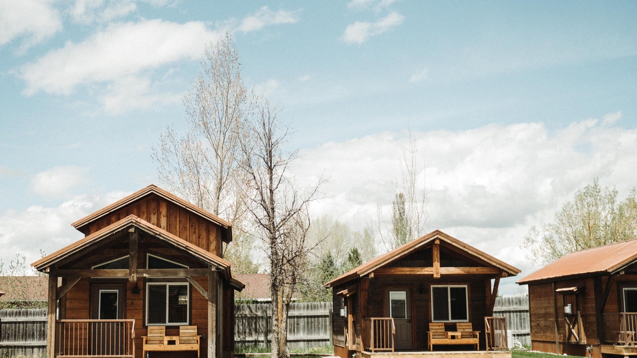 Photo of Others in Victor