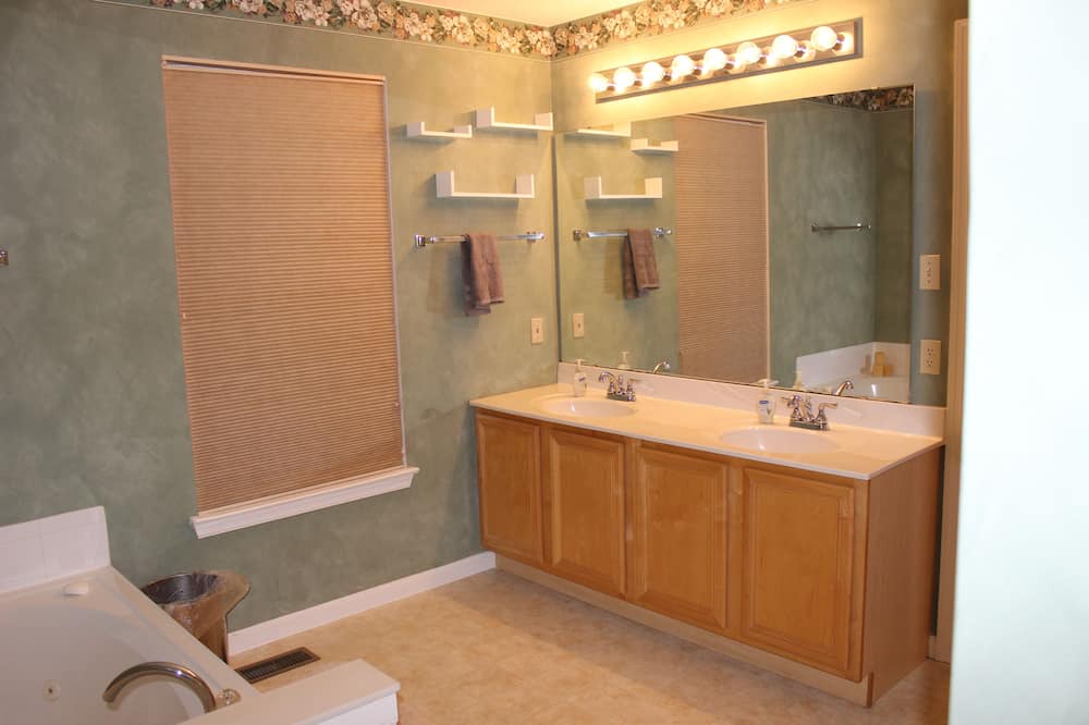 Photo of Bathroom in St. Peters