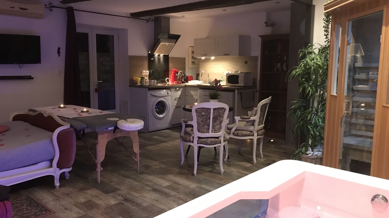 Photo of Others in Senas