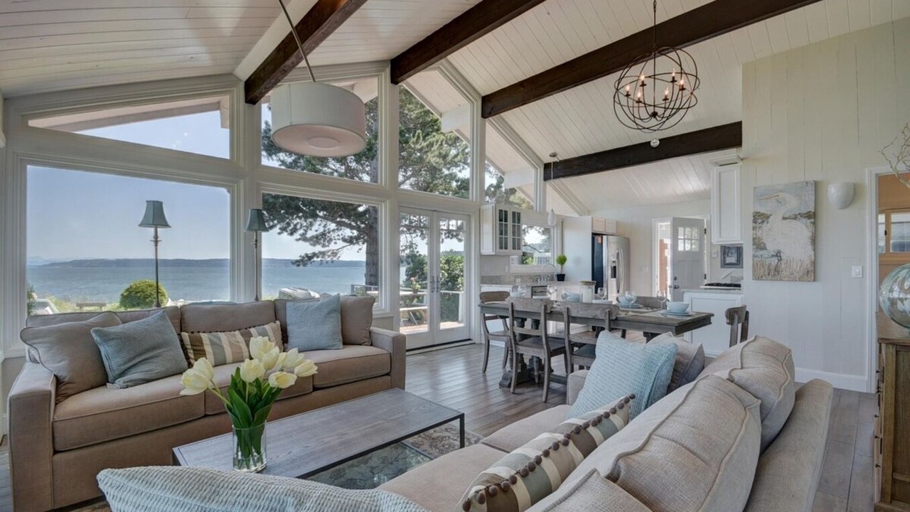 Photo of Livingroom in Coupeville