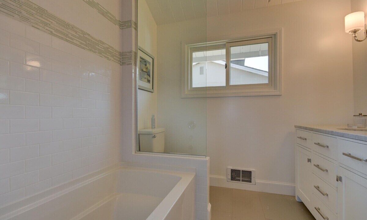 Photo of Bathroom in Coupeville