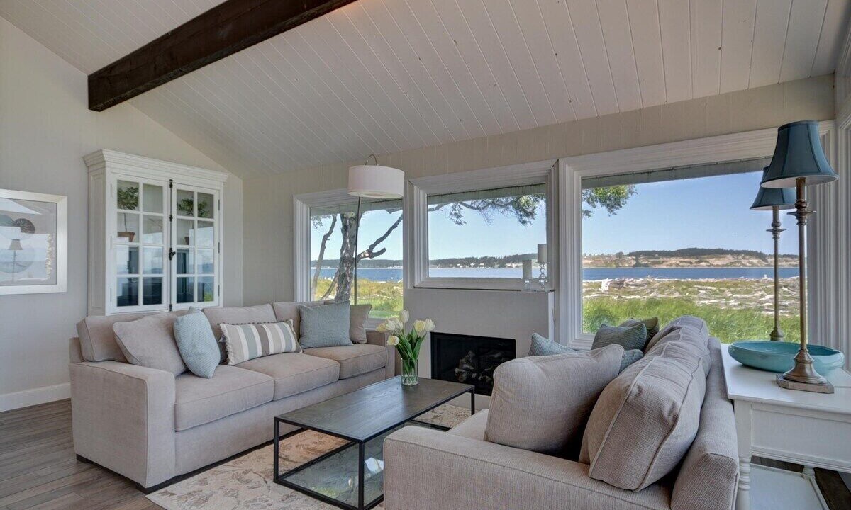 Photo of Livingroom in Coupeville