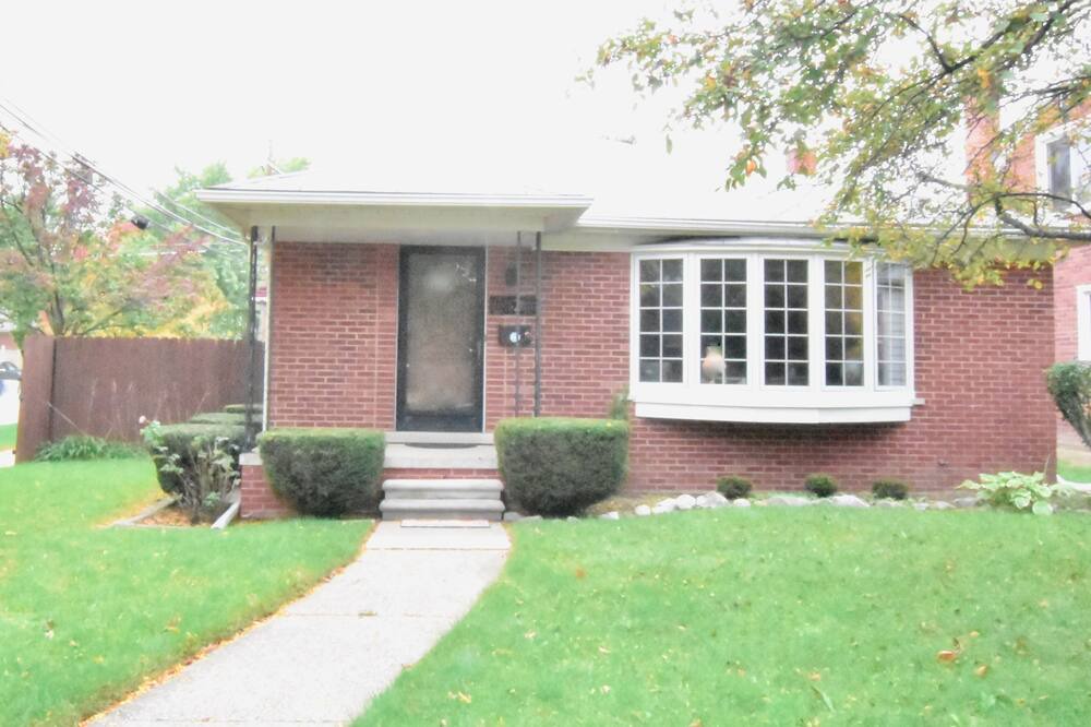 Photo of Others in Harper Woods