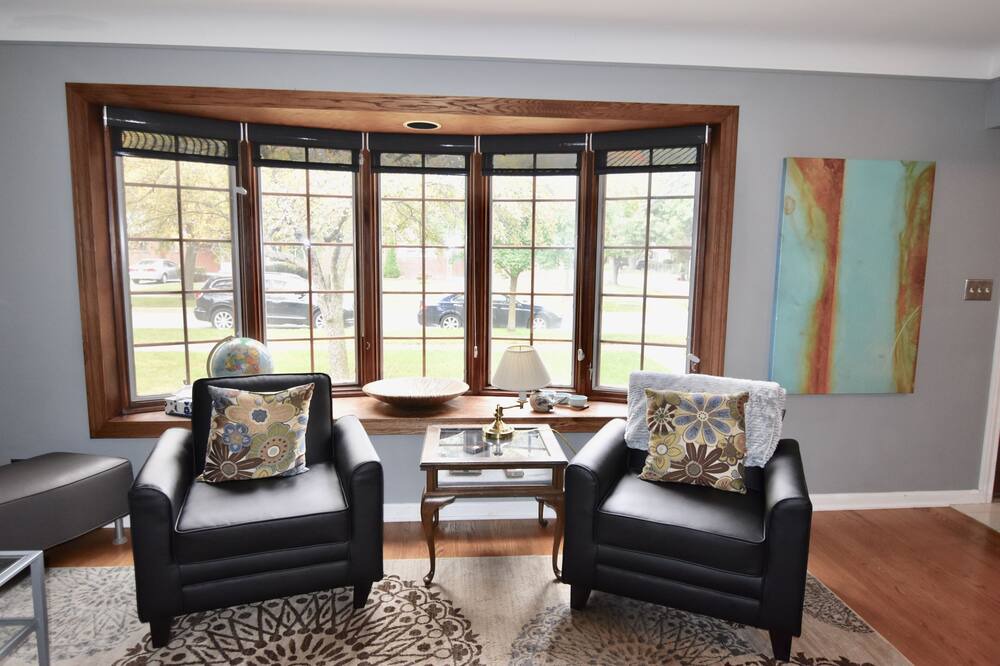 Photo of Bedroom in Harper Woods