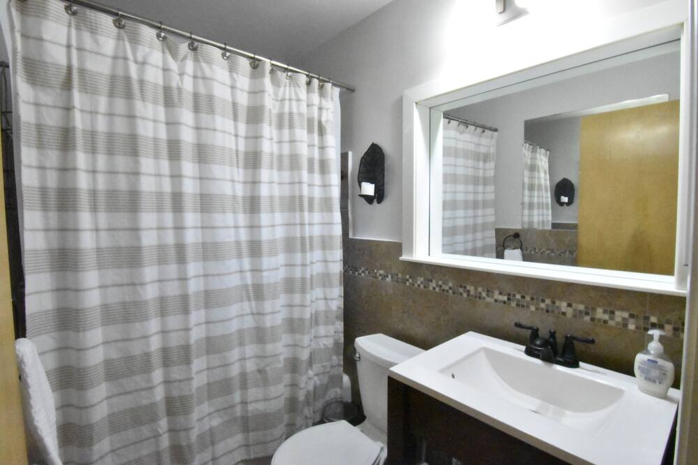 Photo of Bathroom in Harper Woods