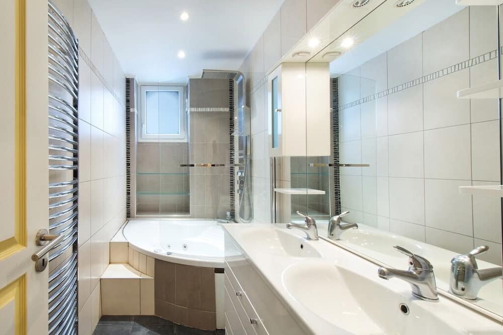 Photo of Bathroom in Saint-Thomas-d'Aquin