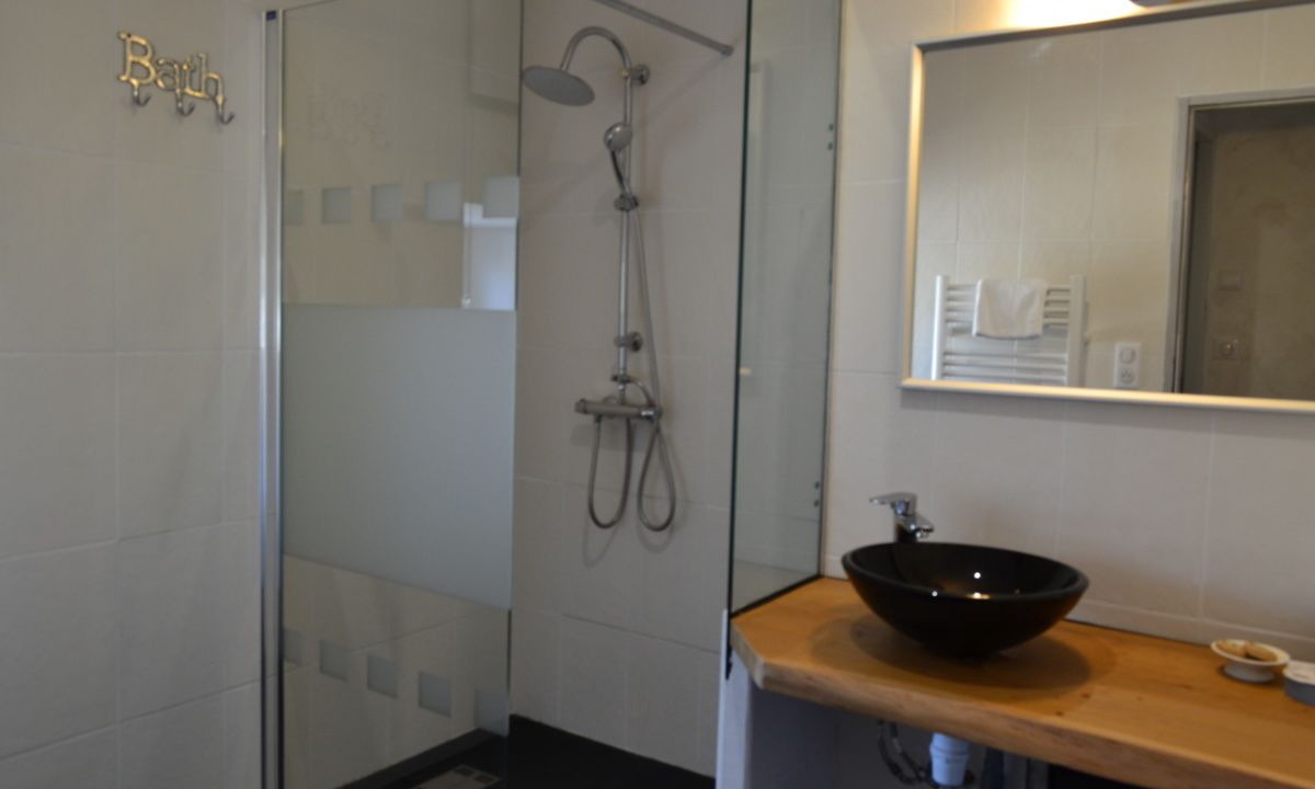 Photo of Bathroom in Courouvre