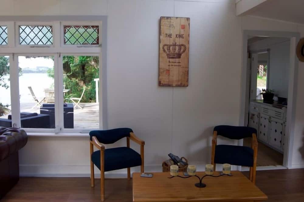 Photo of Others in Te Tii