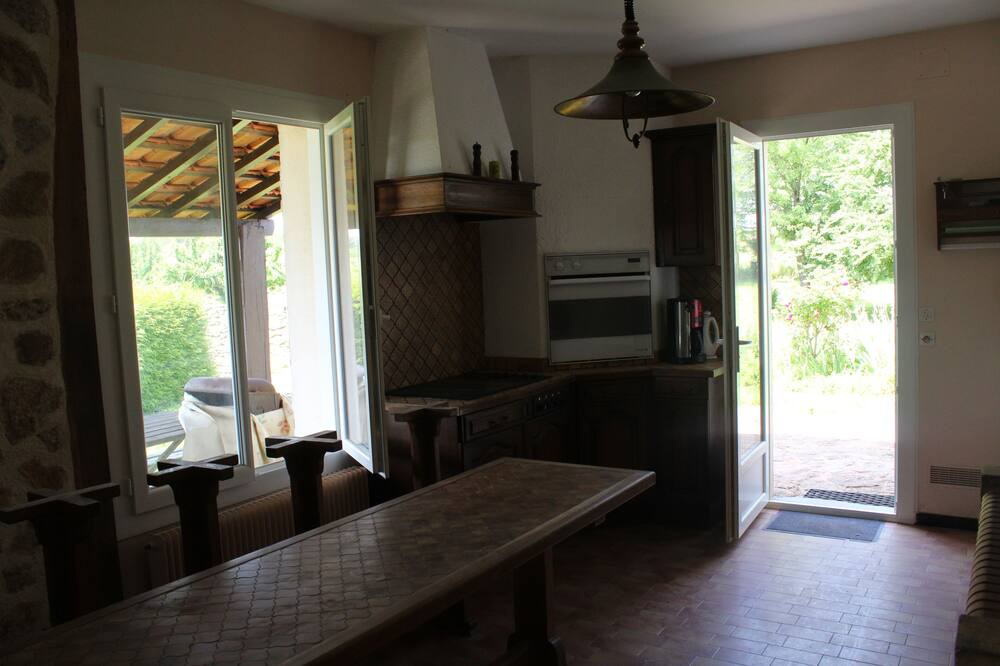 Photo of Livingroom in Montcabrier