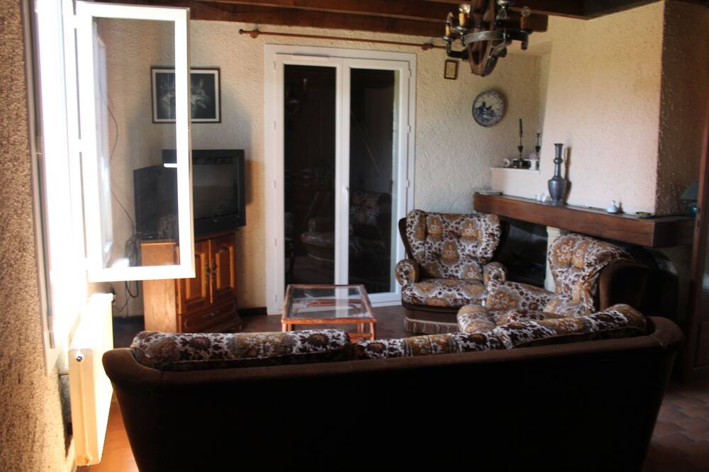 Photo of Livingroom in Montcabrier