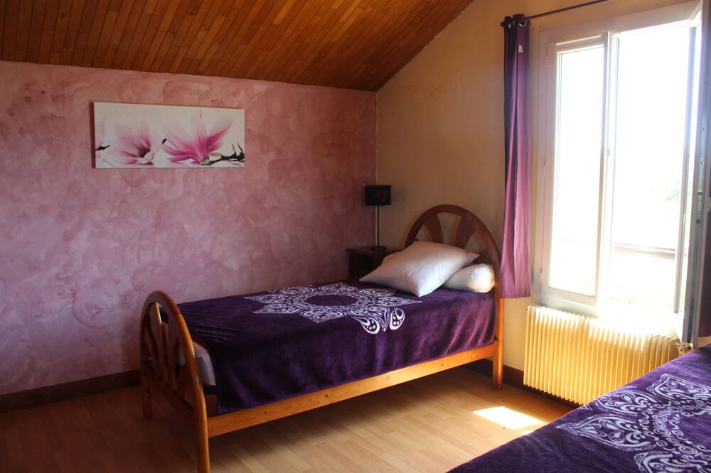 Photo of Bedroom in Montcabrier