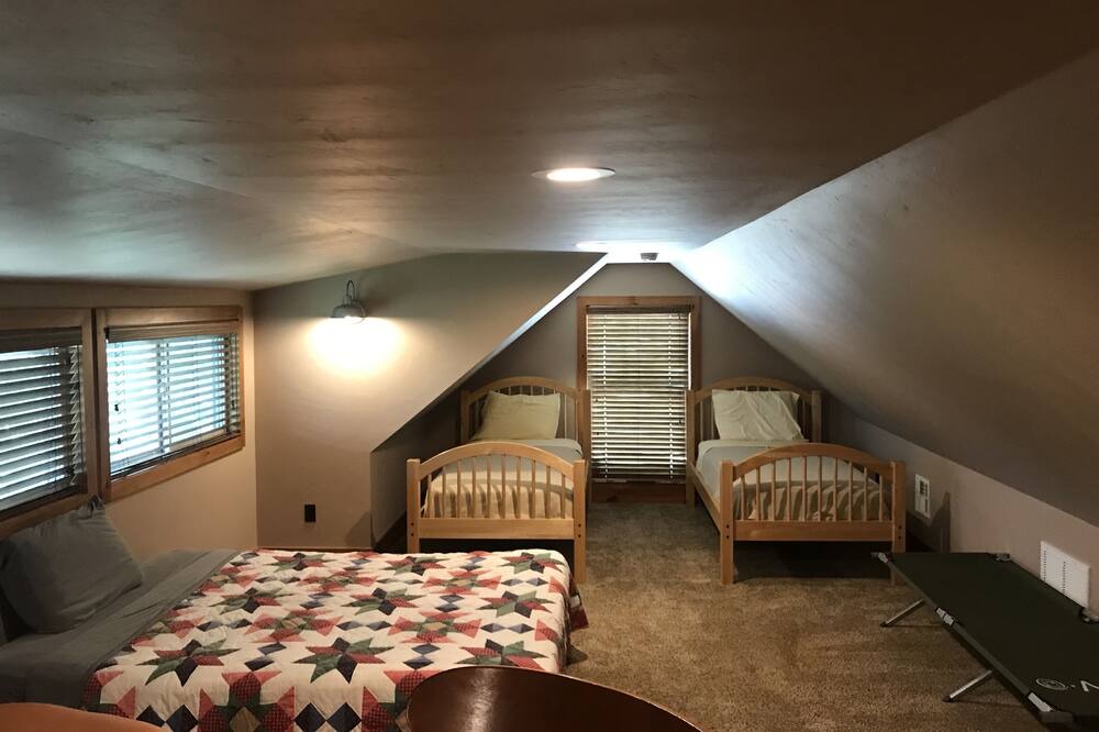 Photo of Bedroom in Checotah
