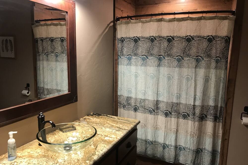 Photo of Bathroom in Checotah