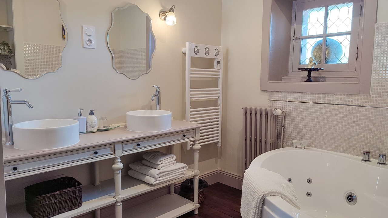 Photo of Bathroom in Antrain