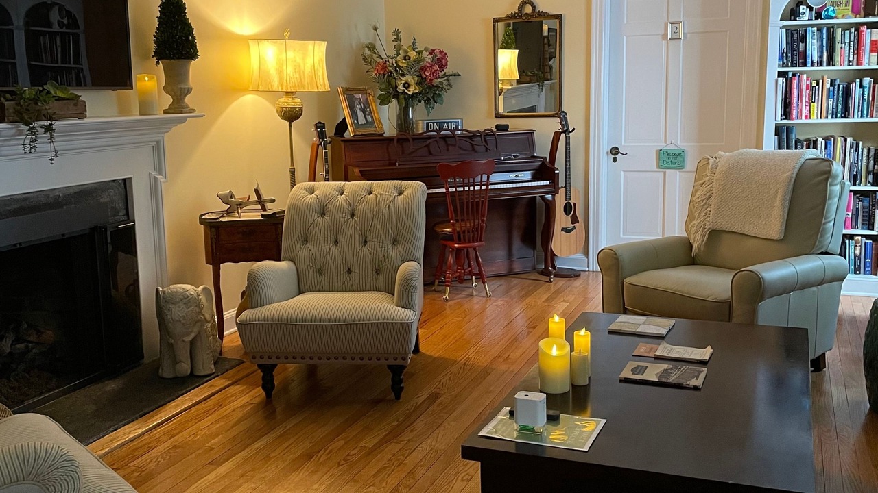 Photo of Livingroom in Madison Center