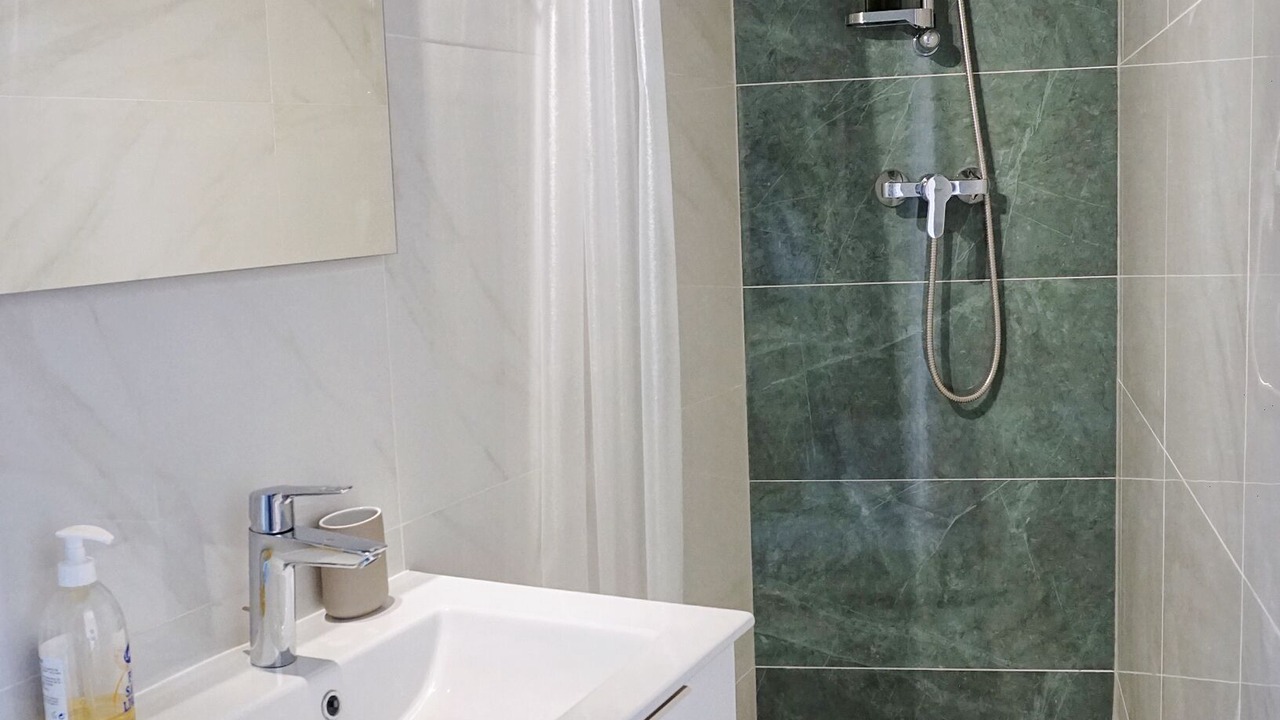 Photo of Bathroom in La Roche-Guyon