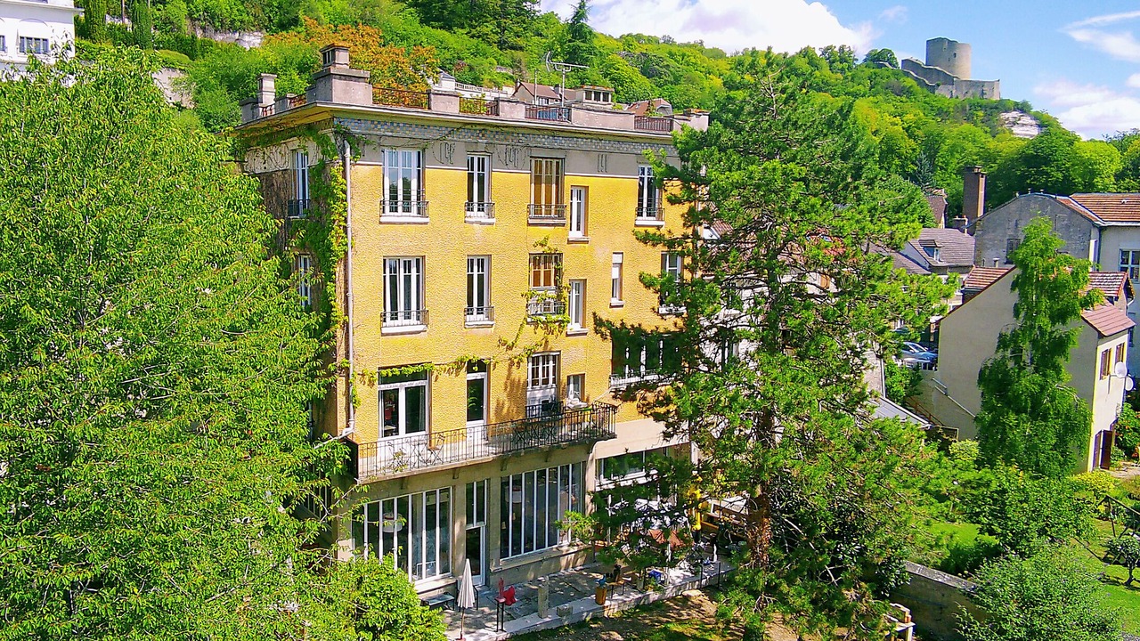 Photo of Buildings in La Roche-Guyon