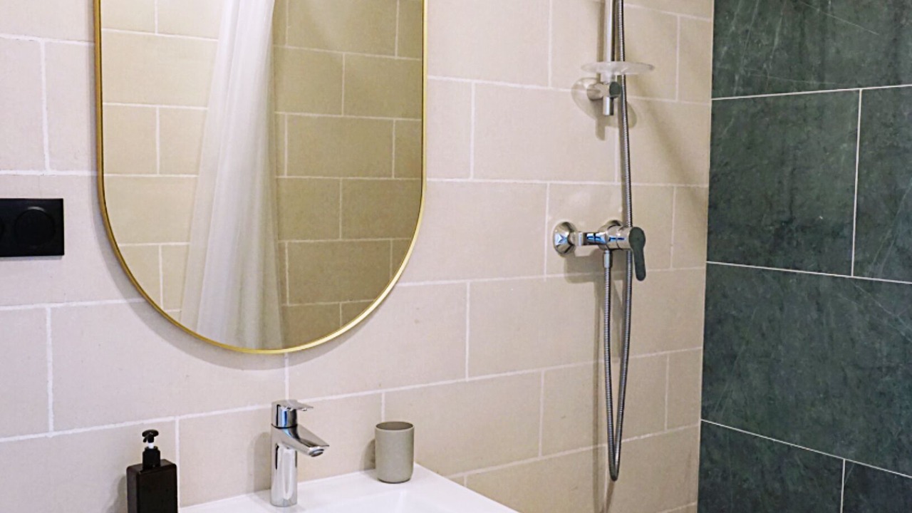 Photo of Bathroom in La Roche-Guyon