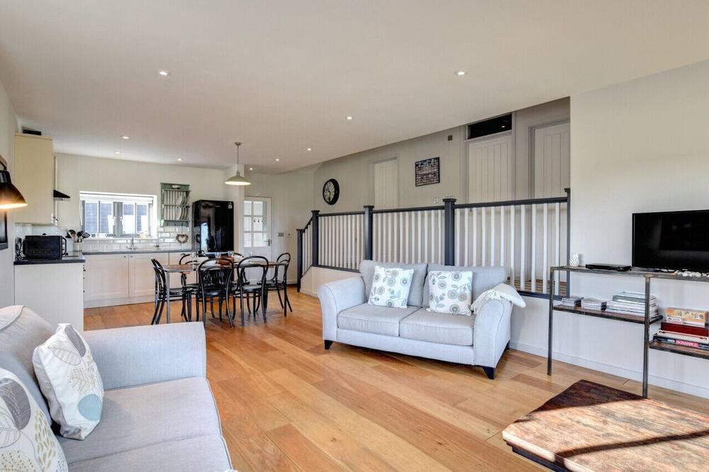 Photo of Livingroom in Woodbridge