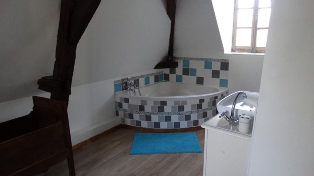 Photo of Bathroom in Ruaudin