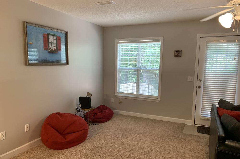Photo of Bedroom in Enterprise