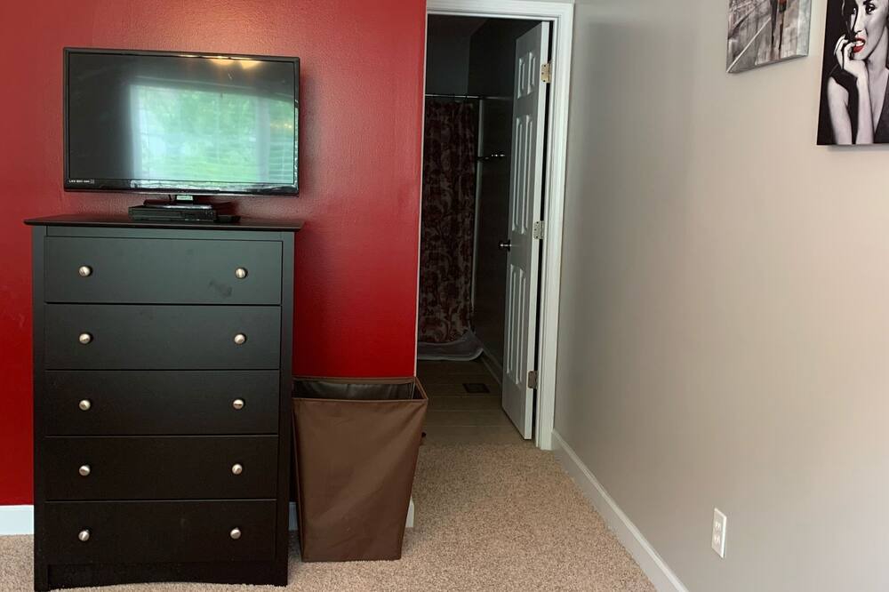 Photo of Bedroom in Enterprise