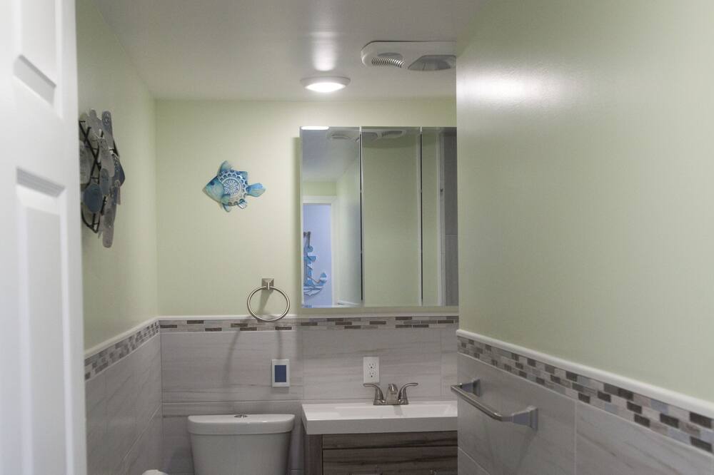 Photo of Bathroom in Town of Richmond