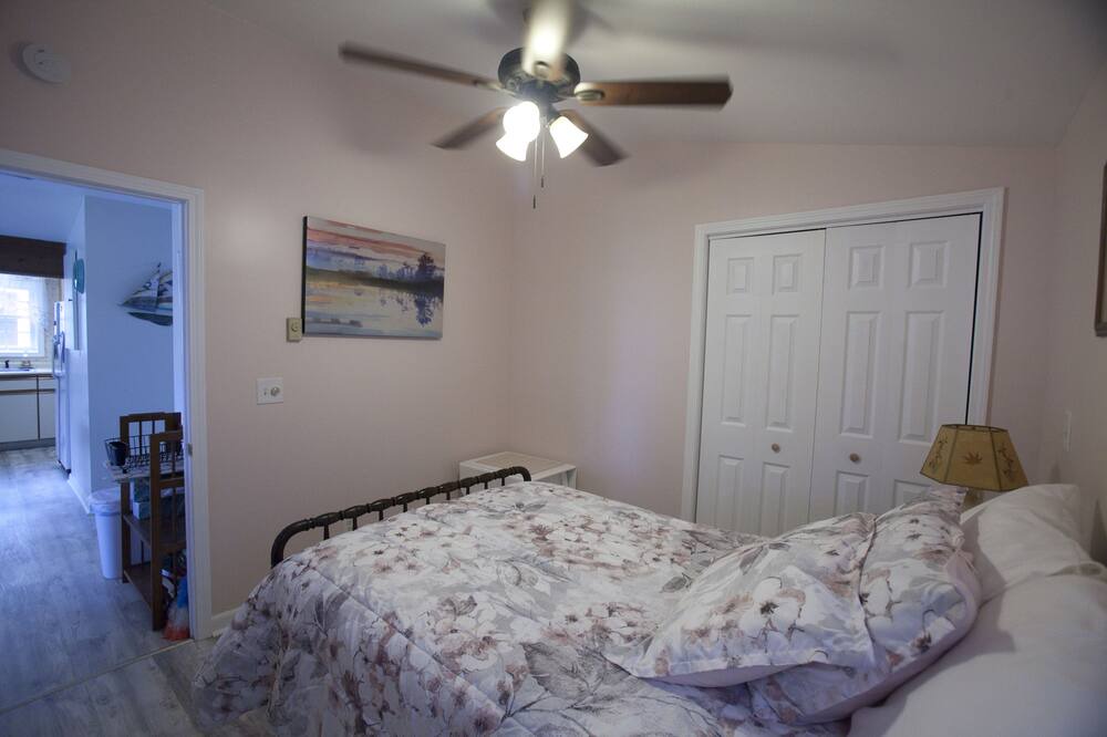 Photo of Bedroom in Town of Richmond