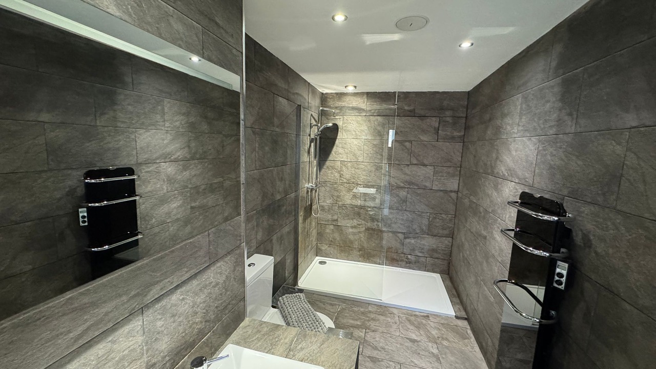 Photo of Others in Chapel en le Frith