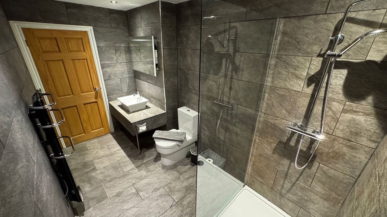 Photo of Others in Chapel en le Frith