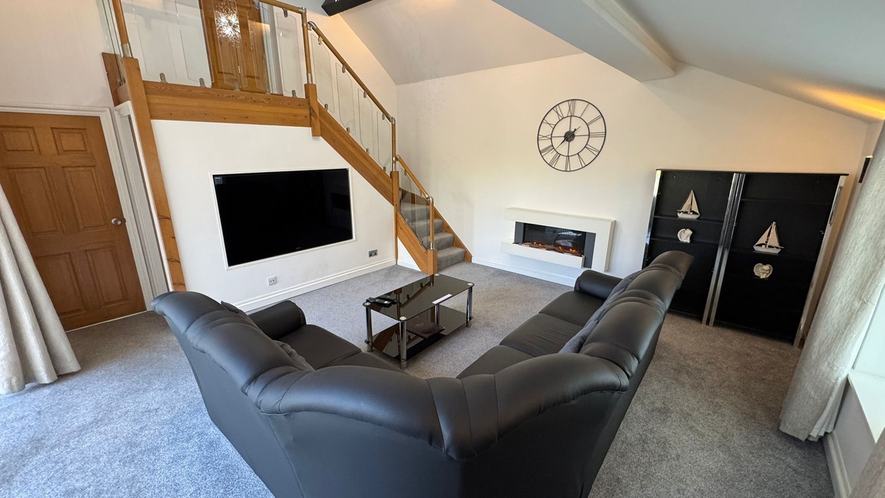 Photo of Others in Chapel en le Frith