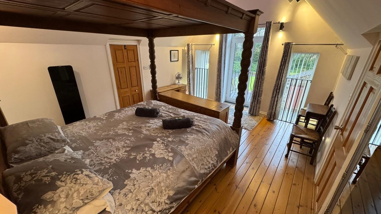 Photo of Others in Chapel en le Frith