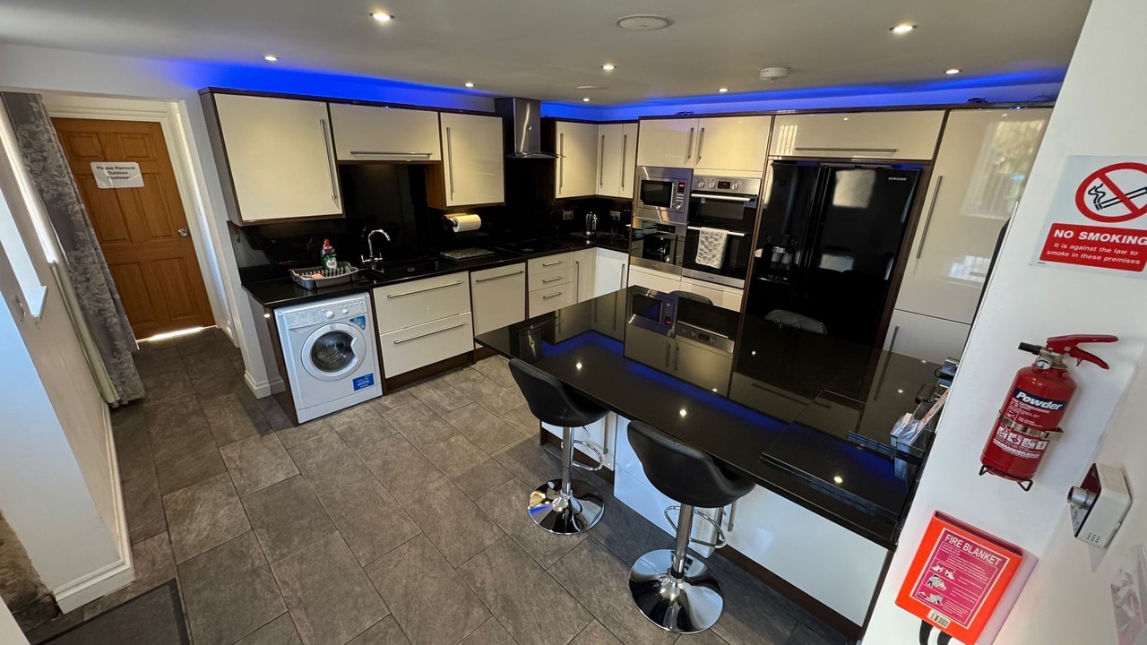 Photo of Kitchen in Chapel en le Frith