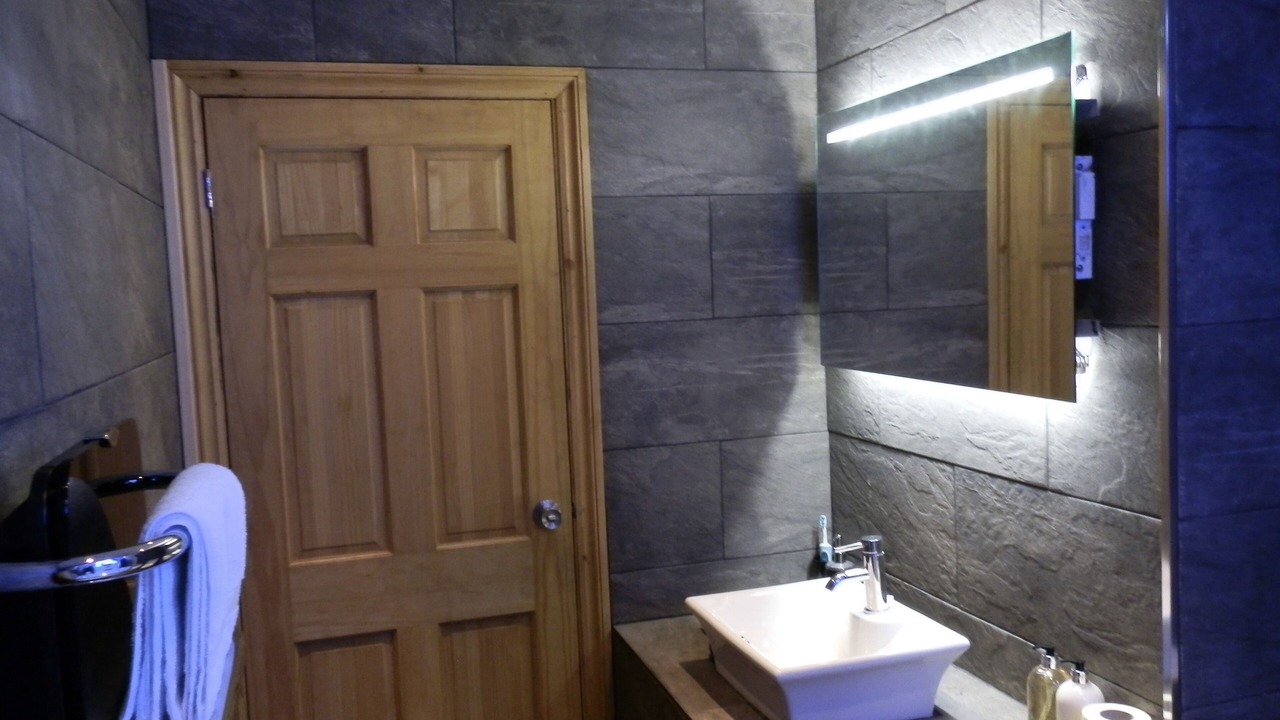 Photo of Bathroom in Chapel en le Frith