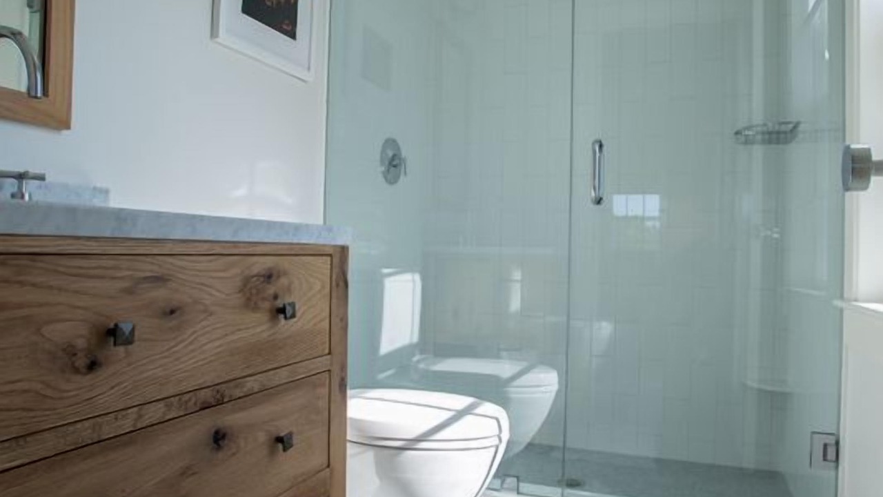 Photo of Bathroom in Surfside