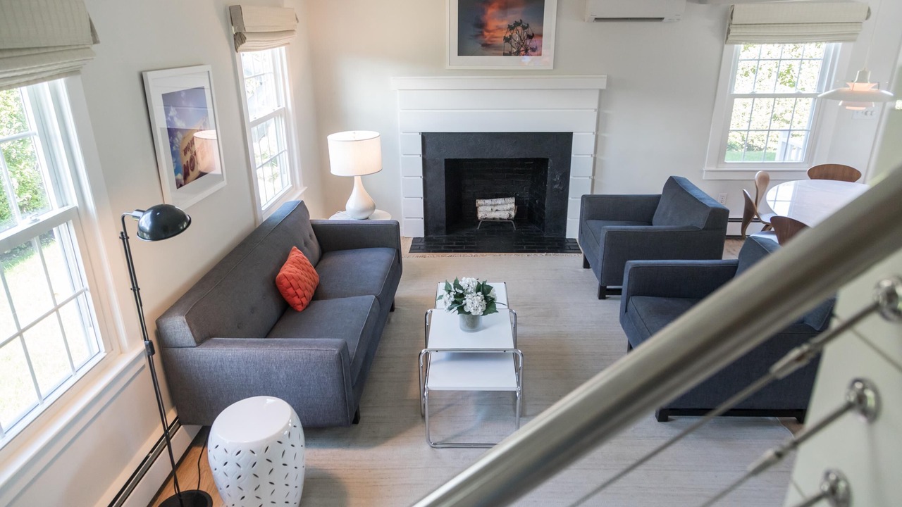 Photo of Livingroom in Brant Point