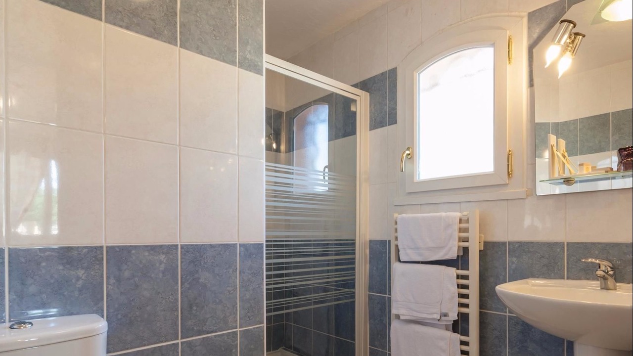 Photo of Bathroom in Plan-d'Aups-Sainte-Baume