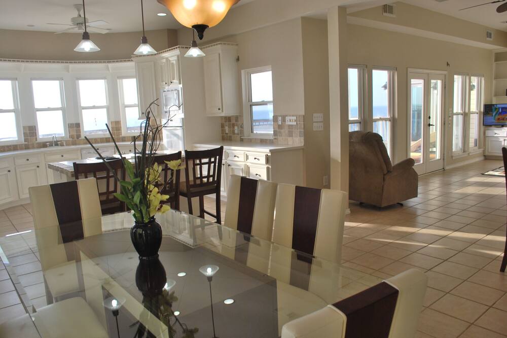 Photo of Kitchen in Terramar Beach
