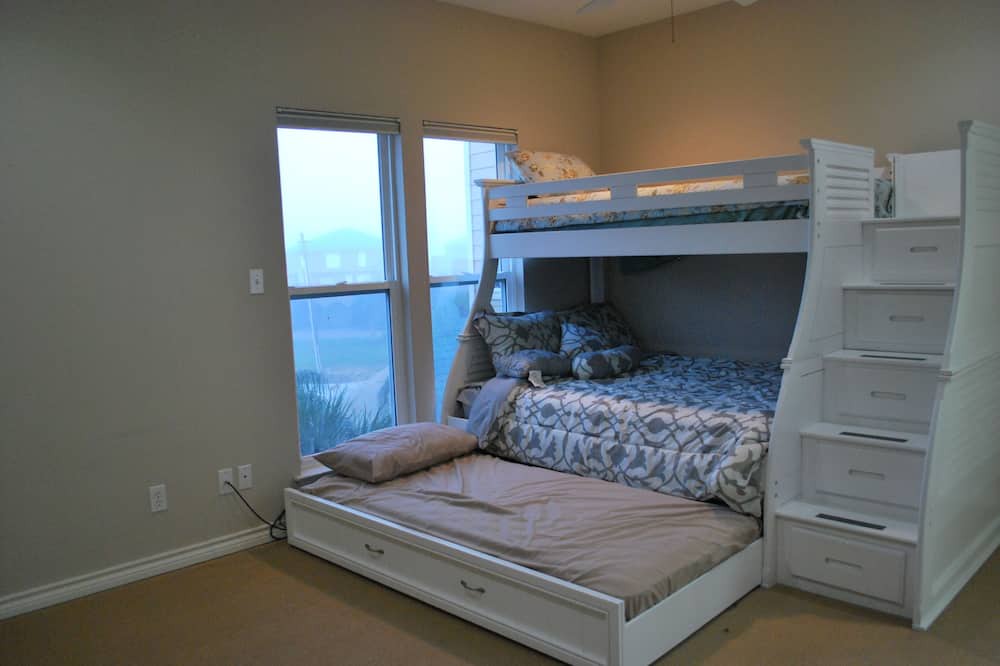 Photo of Bedroom in Terramar Beach