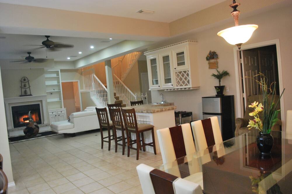 Photo of Livingroom in Terramar Beach