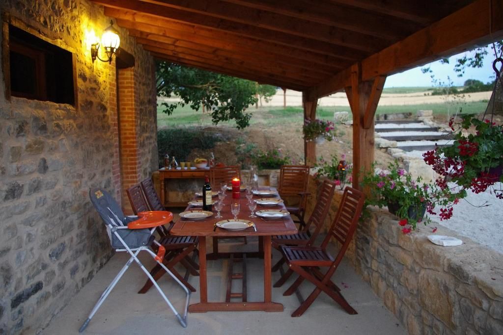 Photo of Patio Balcony in Saint-Antonin Noble Val