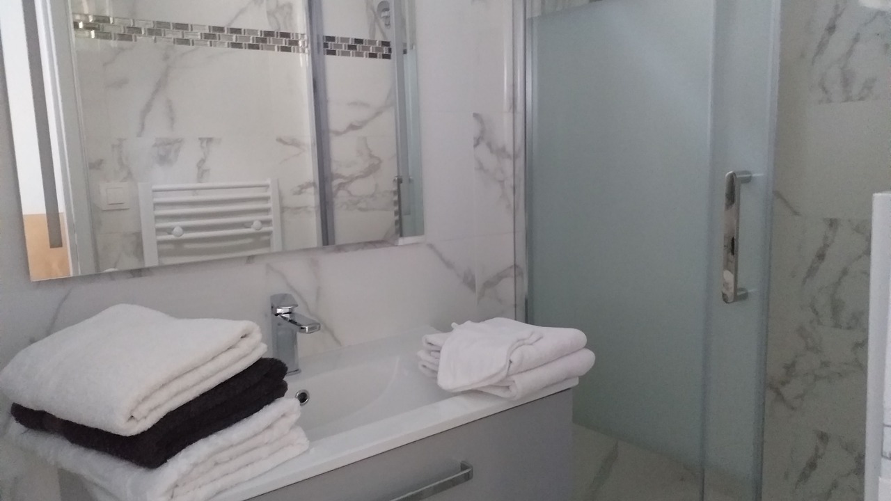 Photo of Bathroom in Saint-Aubin-Les-Elbeuf