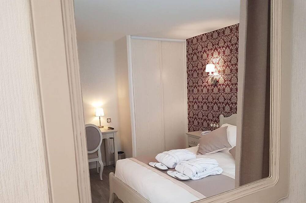 Photo of Bedroom in Soulaines-Dhuys