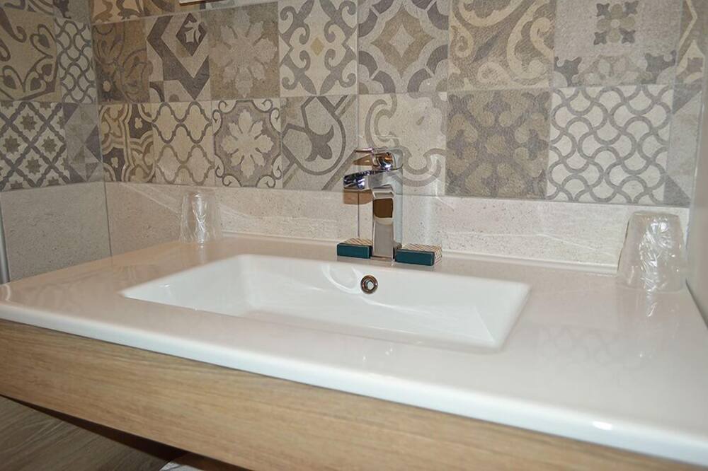 Photo of Bathroom in Soulaines-Dhuys