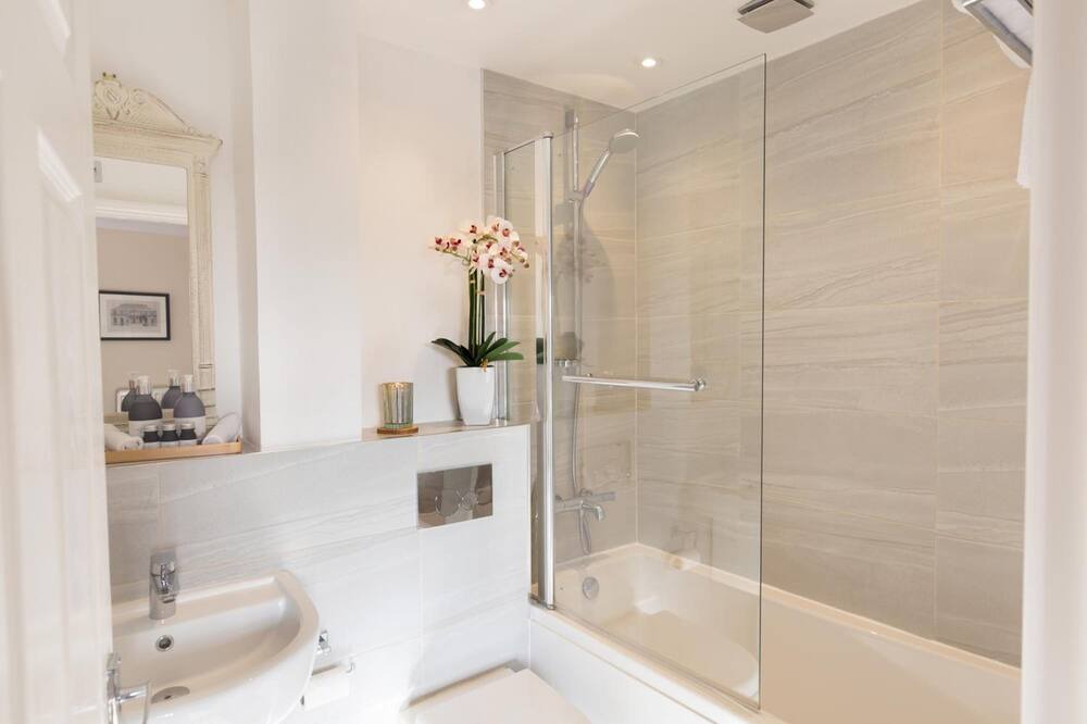 Photo of Bathroom in Warkworth