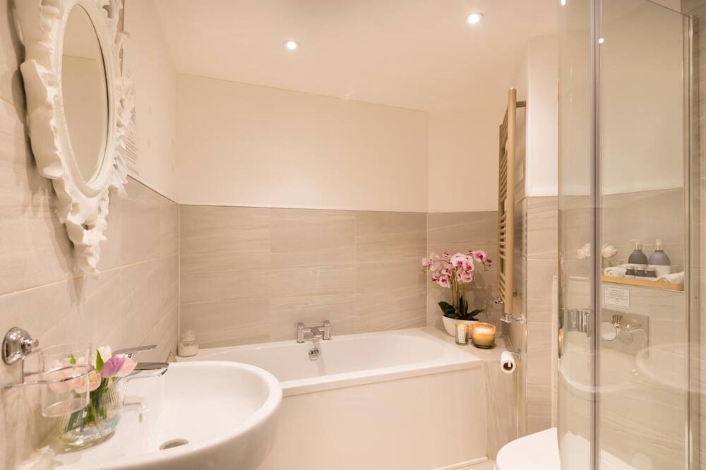 Photo of Bathroom in Warkworth